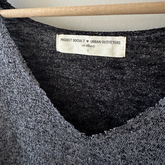 Urban Outfitters V Neck T - Picture 2 of 4